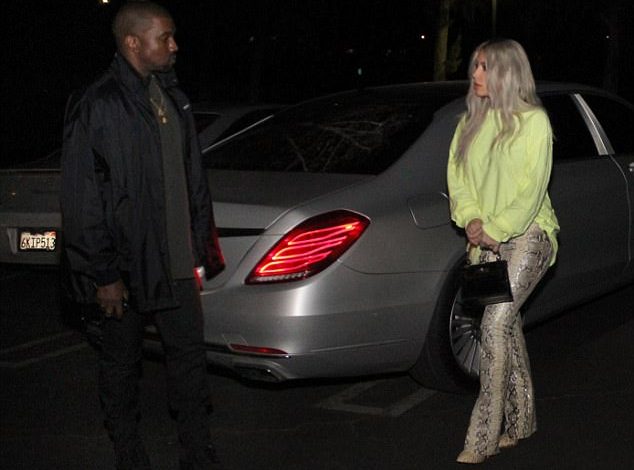 Pas fëmijës së tretë, Kim Kardashian akoma më e lumtur pranë burrit të saj (FOTO)
