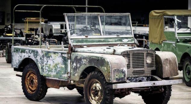 “NDRYSHIMET E MËDHA”/ Gjendet ‘Land Roveri’ i parë i prodhuar dhe … (FOTO)