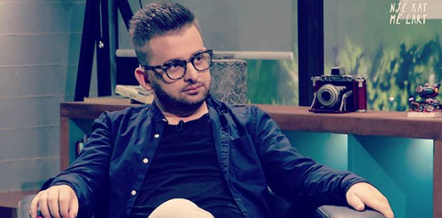 Erion Isai në hall të madh. Nuk pranon të lëshojë zyrën, e quan të paligjshëm emërimin (VIDEO)