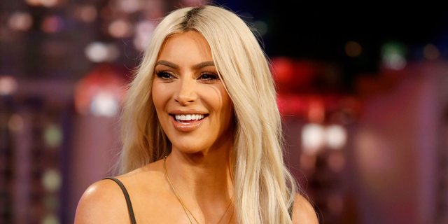 Kim Kardashian po mendon t’i kërkojë nënës surrogate të mbajë fëmijën e dytë për të