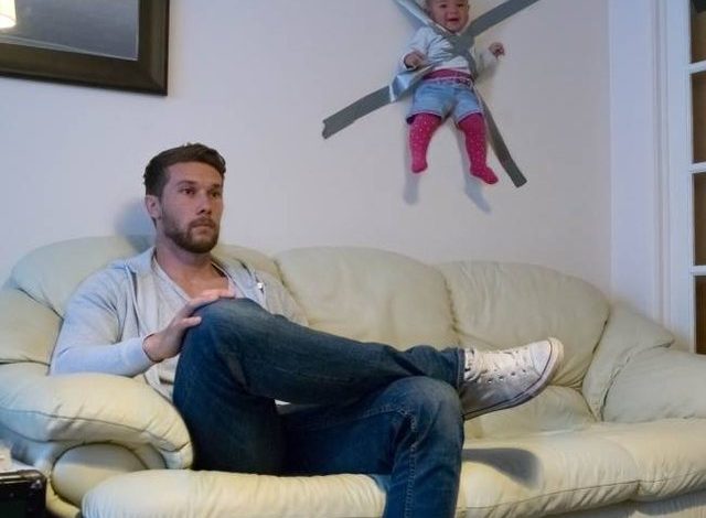 Situata reale mes babit dhe fëmijëve: Ja ç’ndodh në të vërtetë kur i lini vetëm