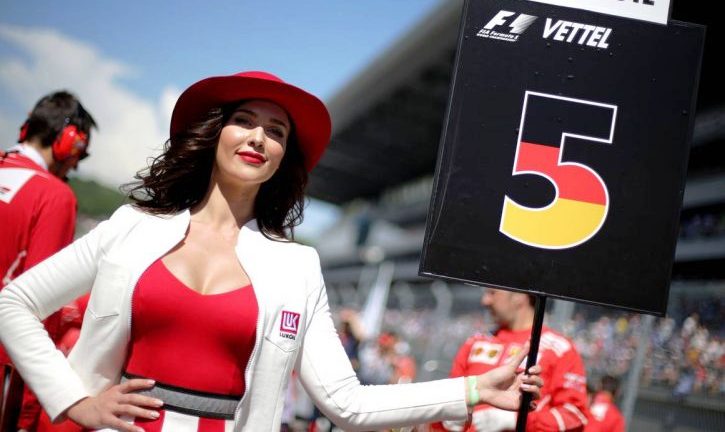 Vendimi: Lamtumirë vajzave seksi në Formula 1