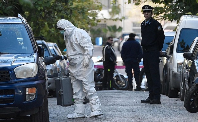 MISTERI/ U hodh nga ballkoni i hotelit në Athinë, me çantën plot me para. Identifikohet shqiptari POR… (EMRI)