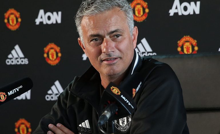 Spekulimet për largimin nga United, reagon për herë të parë Mourinho