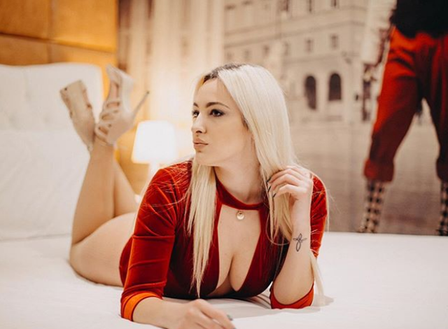 “Më shiko teksa e bëj”, Sofia e Arian Çanit ndez rrjetin me FOTON provokuese