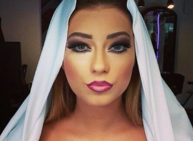 “Me një gotë në dorë dhe pa make-up”. Ja si duket Ronela Hajati ‘ujë e sapun’ (FOTO)