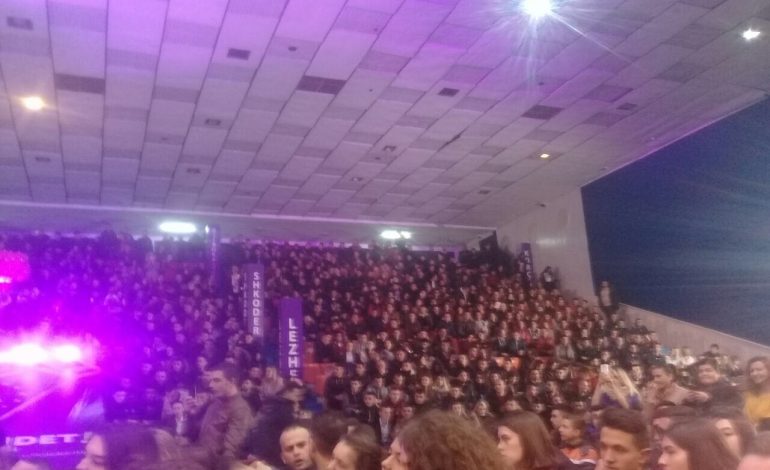 Çfarë po i thotë Kryeministri Edi Rama të rinjve socialistë në Pallatin e Sportit “Asllan Rusi” (VIDEO LIVE)