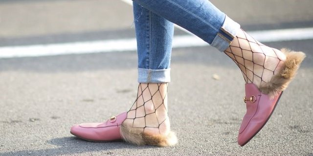 7 ide: Pantoflat që mund t’i vishni edhe kur të dilni (FOTO)