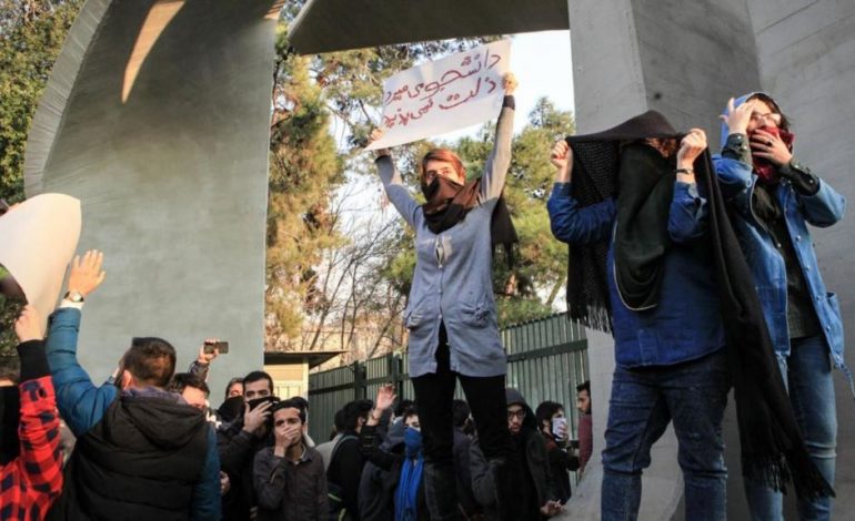 Trump për Iranin: Njerëzit më në fund po ngrihen kundër regjimit të egër