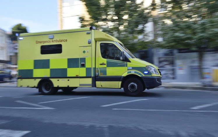 TMERRI NË BRITANI/ Vdes e moshuara. Ambulanca i shkon 4 orë me vonesë (FOTO)