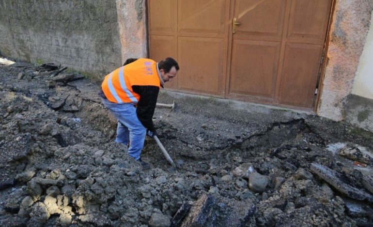 RRJET I RI KANALIZIMESH PËR TRI LAGJE/ Pjesa “e padukshme” e punëve në kryeqytet (FOTO)
