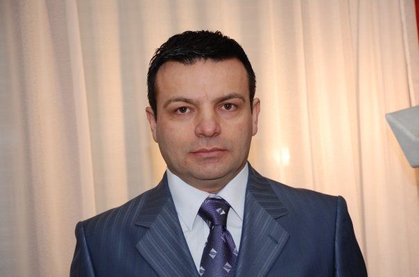 ARTUR ROSHI/ PROTESTA; Balli Kombëtar “kryqëzon” Bashën: A ka moral opozita?
