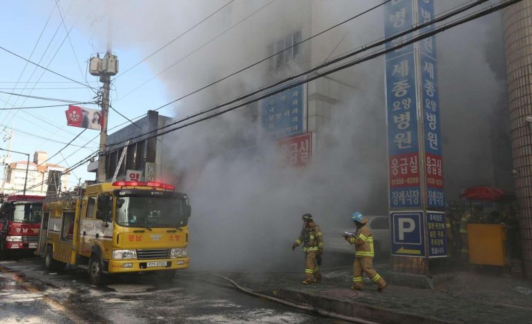 Zjarr në një spital në Korenë e Jugut, vdesin 41 njerëz dhe plagosen 80 të tjerë