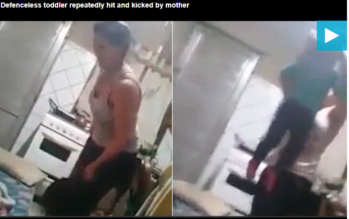 VIDEO/ “E ngre në ajër për flokësh”. Mamaja e çmendur filmohet duke dhunuar vajzën 3 vjeçe