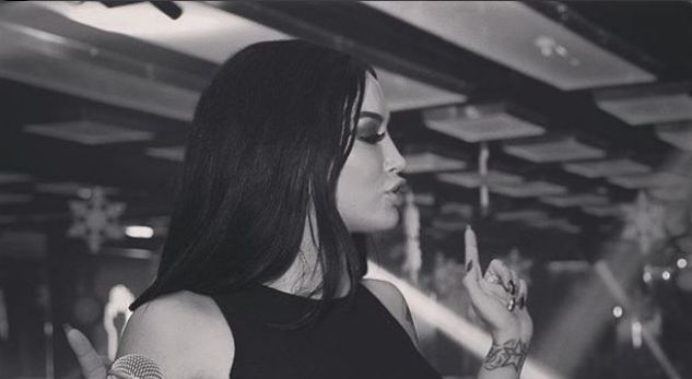 Fotot e fundit të Dafina Zeqirit na zbuluan diçka shumë të “çuditshme” tek ajo