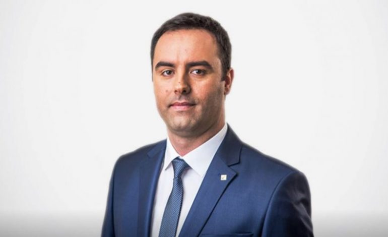 “LARGIMET NGA VETËVENDOSJA”/ Deklarata e veçantë e e Konjufcës pas mbledhjes