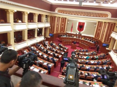 Bllofi i LSI me arrestimin e deputeteve: Ndryshe ka vepruar para gjashtë muajsh, ndryshe tani