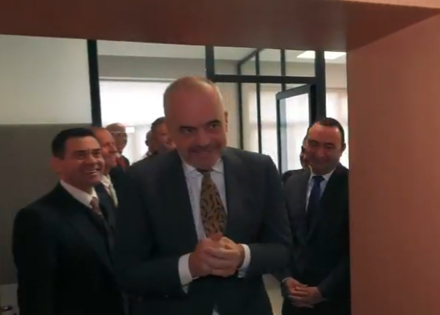 BATUTAT/ Nuk e nxë dera tek Dogana, Rama: Këto dyer janë për Erion Braçen jo për mua