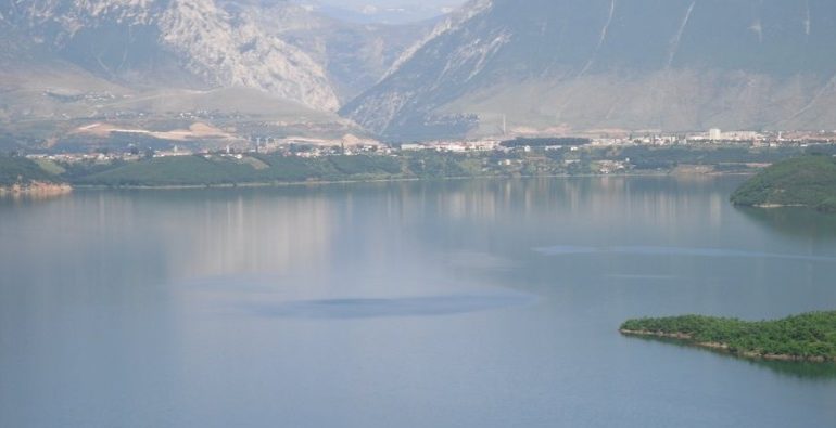 Largohet nga shtëpia pa lënë gjurmë, burrin nga Maliqi e gjejnë të mbytur në rezervuar
