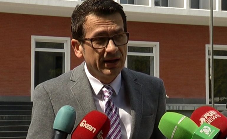 REAGIMI/ Spahiu: Iu falën 12 mijë milje Greqisë, të arrestohen politikanët që tradhtuan