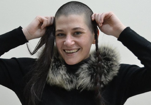 Sara Kapo shfaqet si këngëtare profesioniste, por… mban qëndrim për teatrin. Ja c’thotë (VIDEO)