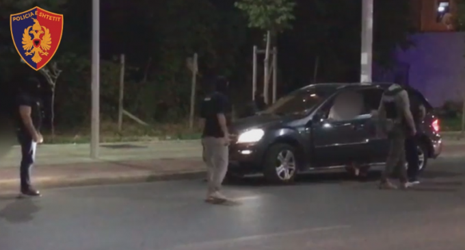 TIRANË/ Nga festa e çmendur e Vitit të Ri, në burg. I dehuri i ikën Policisë, ja përse akuzohej (VIDEO)