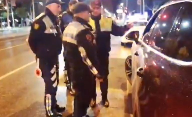 “I dehur në timon, shoferi turk përfundon në komisariat”, policia publikon pamjet nga kontrolli