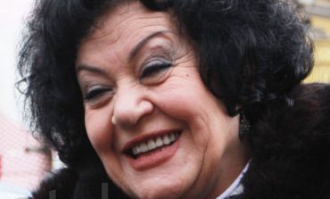 Zyliha Miloti, aktorja e të gjitha roleve dhe ikona e humorit feston 72-vjetorin e lindjes