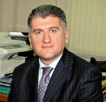 AGRON GJEKMARKAJ/ Pse “opozita” ndjehet keq që Majlinda aplikon për një zyrë të BE?
