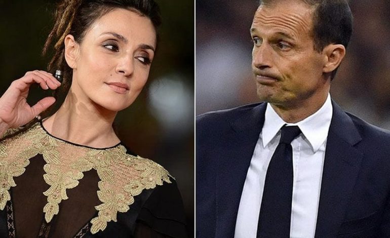 (FOTO) Allegri e Ambra, puthje pasionante shpërthejnë rrjetet sociale