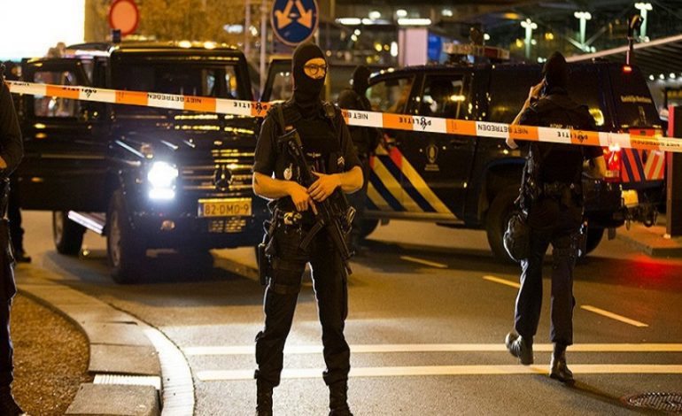 Të shtëna me armë në rrugët e AMSTERDAMIT, raportohen viktima