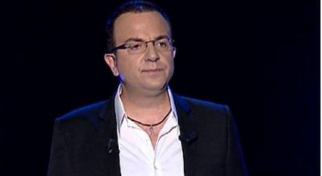 Mos më çaj b*thën ti mua”/ Telefonuesi që shpërtheu keq ndaj Arditit, paska qenë shokë klase me të (VIDEO)