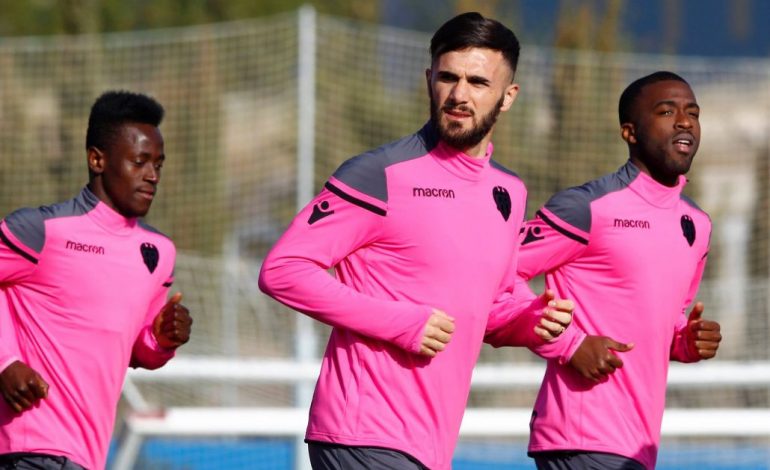 Zyrtare: Levante dëshpëron Sadikun, transferon sulmuesin e njohur italian