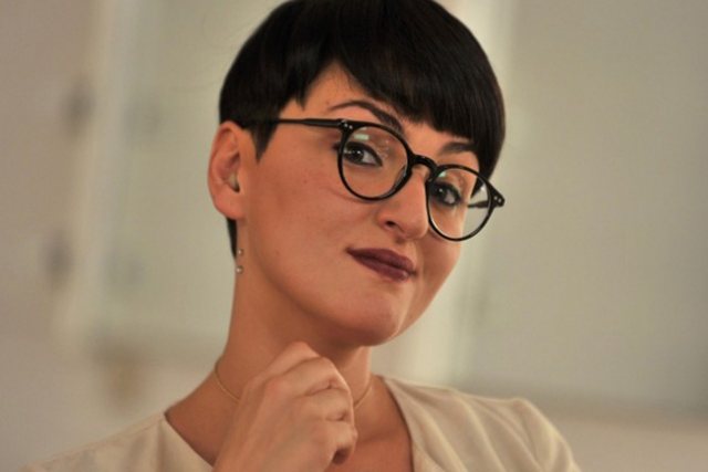 Këngëtarja italiane nga moda “TMERR” drejt shndërrimit si seksbombë (FOTO)