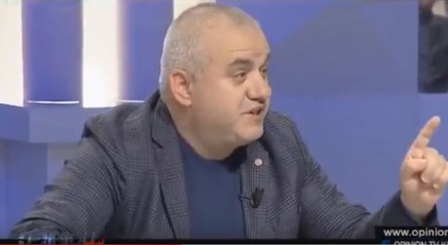 Gazetari “plas” BOMBËN: Lëvizjet në Prokurori janë PLAN i ndërkombëtarëve (VIDEO)