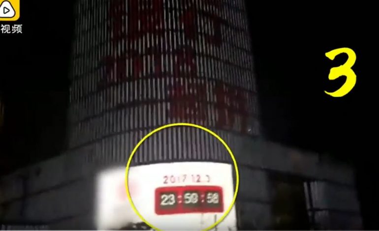 VIDEO/ Ndërrimi i viteve: Numërimi mbrapsht nuk shkon siç duhet, tërbohen njerëzit