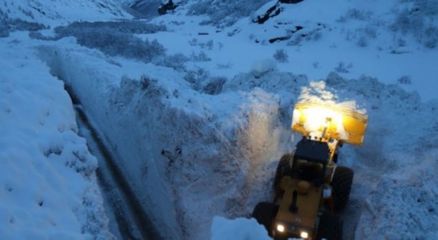 7 metra borë në Alpet franceze (VIDEO)