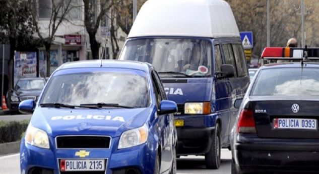 Transportonin algjerianin drejt Tiranës për 300 euro, arrestohet një çift