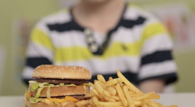 Largojini fëmijët nga fast food-et! Ushqimet e shpejta po i “vrasin” ata