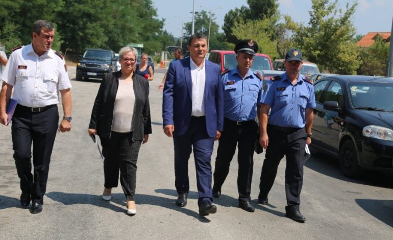 SURPRIZA/ Kush është gruaja që mund të pasojë Haki Çakon në krye të Policisë së Shtetit (FOTO)
