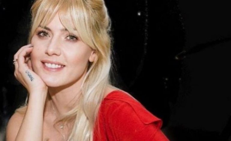 Olta Gixhari i habit të gjithë! Shikoni si i jep biçikletës me minifund (FOTO)