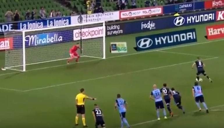 VIDEO/ Penallti për Melbourne Victory, ja çfarë bën Besart Berisha
