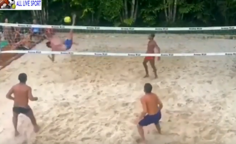 VIDEO/ Ronaldinho nuk ka të ndalur me ‘magjitë’ e tij, mos e humb!
