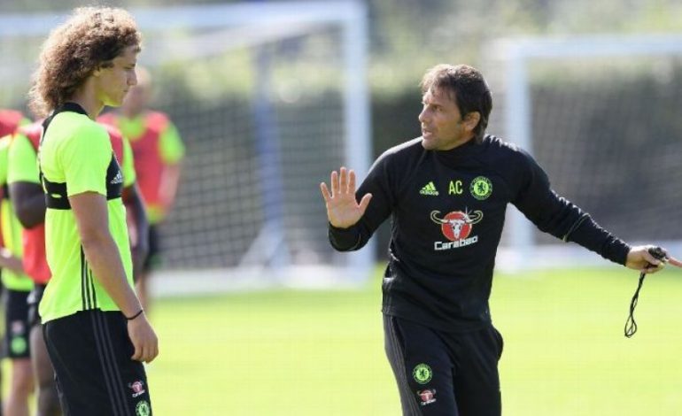 Chelsea kërkon të “dëbojë” David Luiz, klubi italian gati të përfitojë