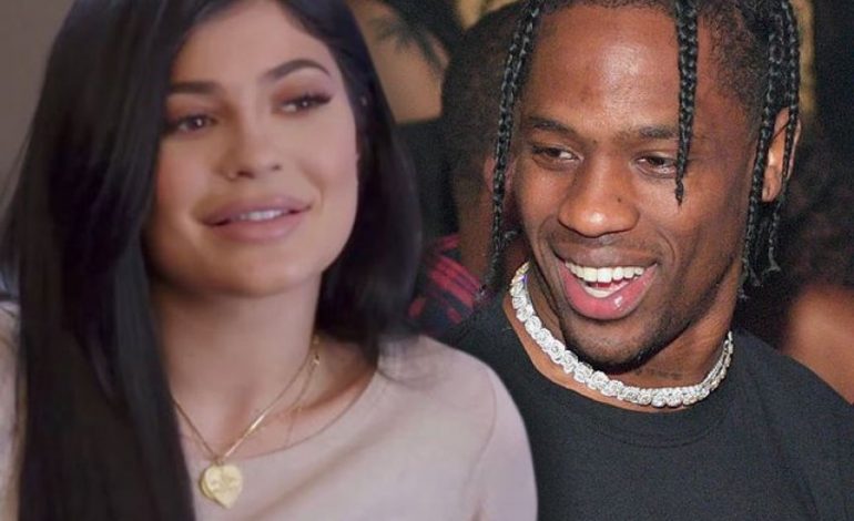 Kush foli për ndarje? Kylie Jenner dhe Travis Scott janë më të lumtur se kurrë!