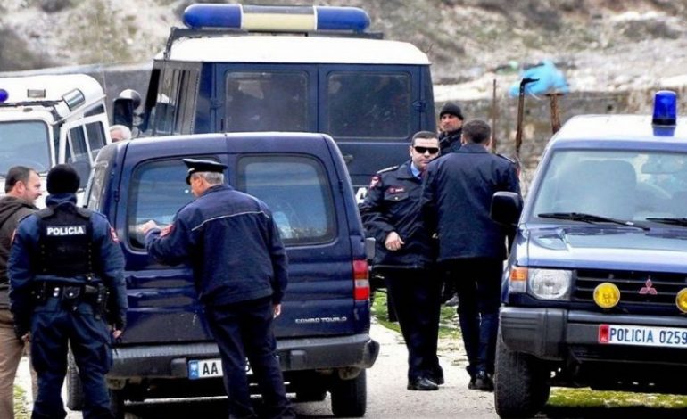 Thellohet KONFLIKTI në Fushë Arrëz/ 36 vjeçari tenton të qëllojë por dështon duke…