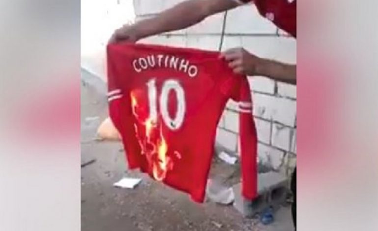 VIDEO/ Tifozët e Liverpoolit urrejnë Coutinhon, i vendosin flakën fanellës së tij