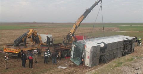 Përmbyset autobusi me pasagjerë në Turqi/ 9 të vdekur dhe 38 të plagosur