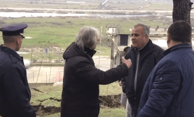 GJIROKASTËR/ Përplasja mes nënkryetarit të Bashkisë dhe banorëve: Ti do shkosh në polici (VIDEO)