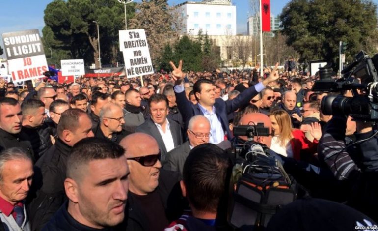 PAS PROTESTËS/ Ish-ministri i Jashtëm i PD, Besnik Mustafaj: Kam frikë se Basha nuk do të mundet…